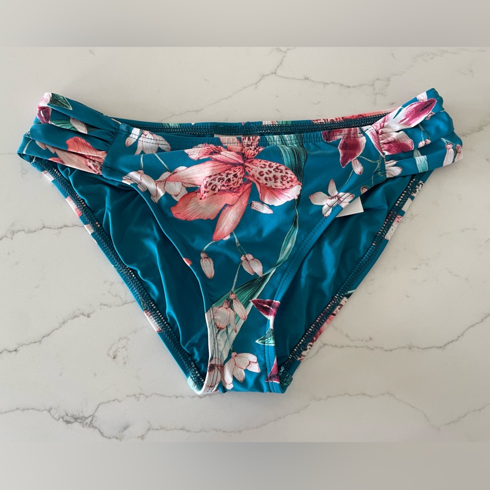 La Blanca Side Shirred Hipster Bottom - Flyaway Orchid